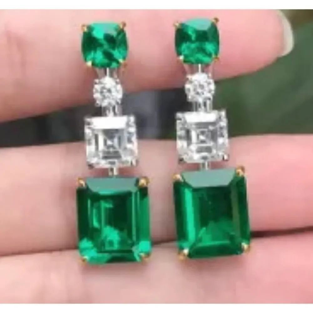 💚 Stunning new rhinestone & emerald glass triple CZ stone stud earrings 💚